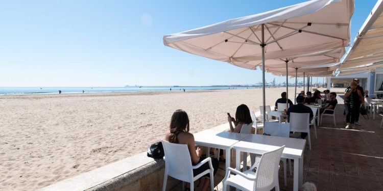 Coronavirus: countries vie to re-open tourism sectors to repair battered economies
