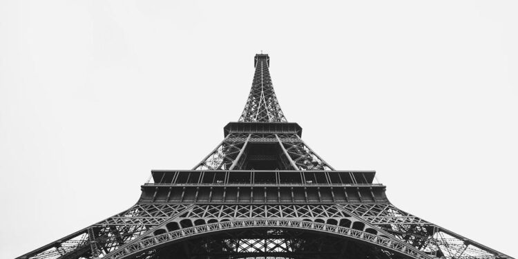 Oman reveals plans to build Eiffel Tower-esque landmark