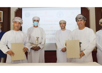 Ministry signs agreement to support Oman’s honey industry
